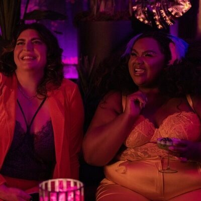 Nicole Byer en Capítulo 6 titulado 'Haz las cosas bien, guapa' de 'La supervivencia de una chica con curvas'