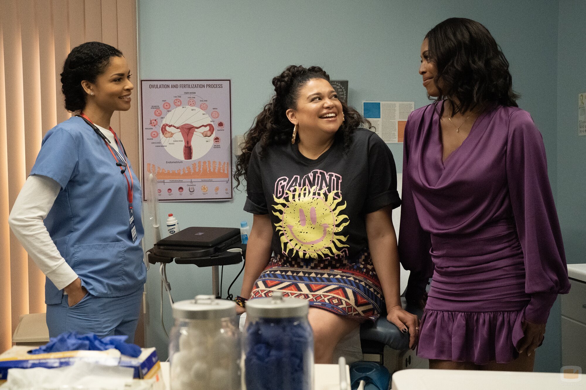 Michelle Buteau y Tasha Smith en '¡Sácalo fuera' de 'Survival of the Thickest'