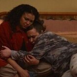 Michelle Buteau y Liza Treyger en 1x07 titulado '¡Sácalo fuera' de 'La supervivencia de una chica con curvas'