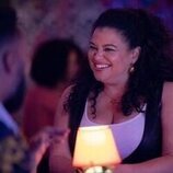 Michelle Buteau en '¡Sácalo fuera' de 'La supervivencia de una chica con curvas'