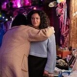 Michelle Buteau en 1x08 'Por una nueva meta' de 'La supervivencia de una chica con curvas'
