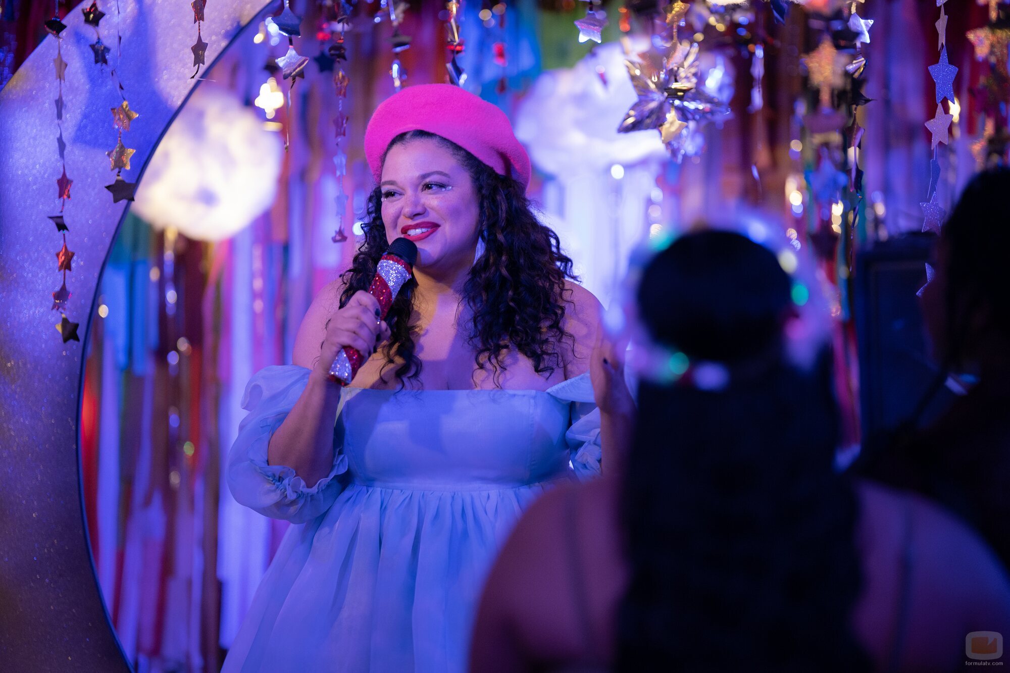 Michelle Buteau en 'Por una nueva meta' de 'Survival of the Thickest'