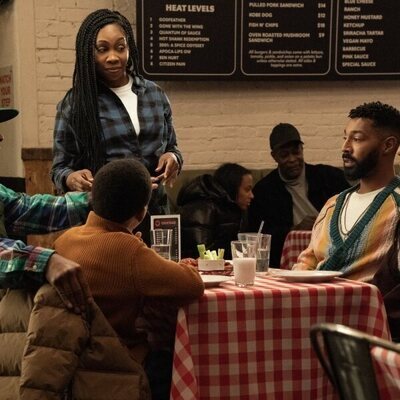 Still de 1x08 de 'La supervivencia de una chica con curvas'