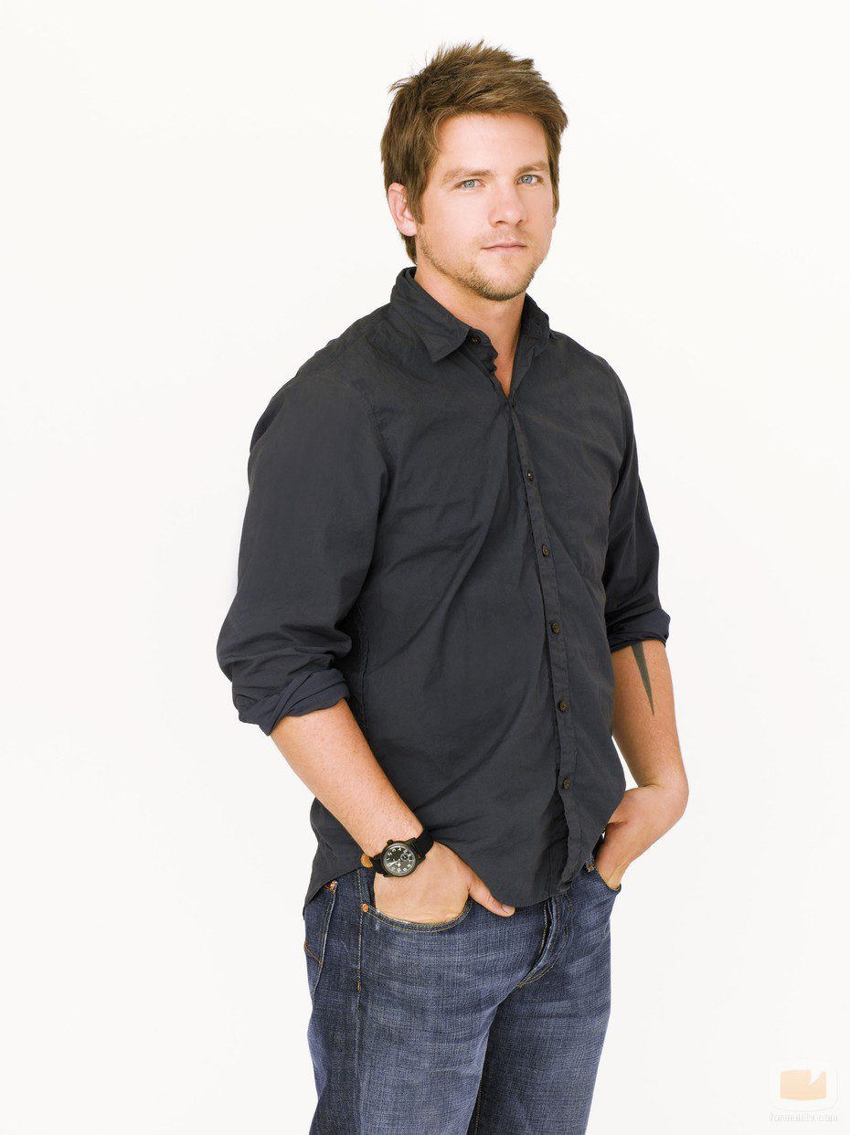 Zachary Knighton