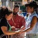 Tone Bell y Michelle Buteau en 2x01 'Donde fueres…' de 'La supervivencia de una chica con curvas'