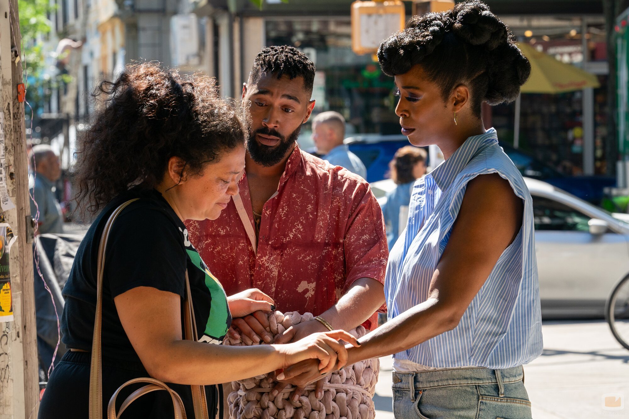 Tone Bell y Michelle Buteau en 2x01 'Donde fueres…' de 'La supervivencia de una chica con curvas'