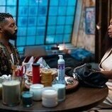 Tone Bell y Tasha Smith en '¡Métete en tus asuntos' de 'La supervivencia de una chica con curvas'
