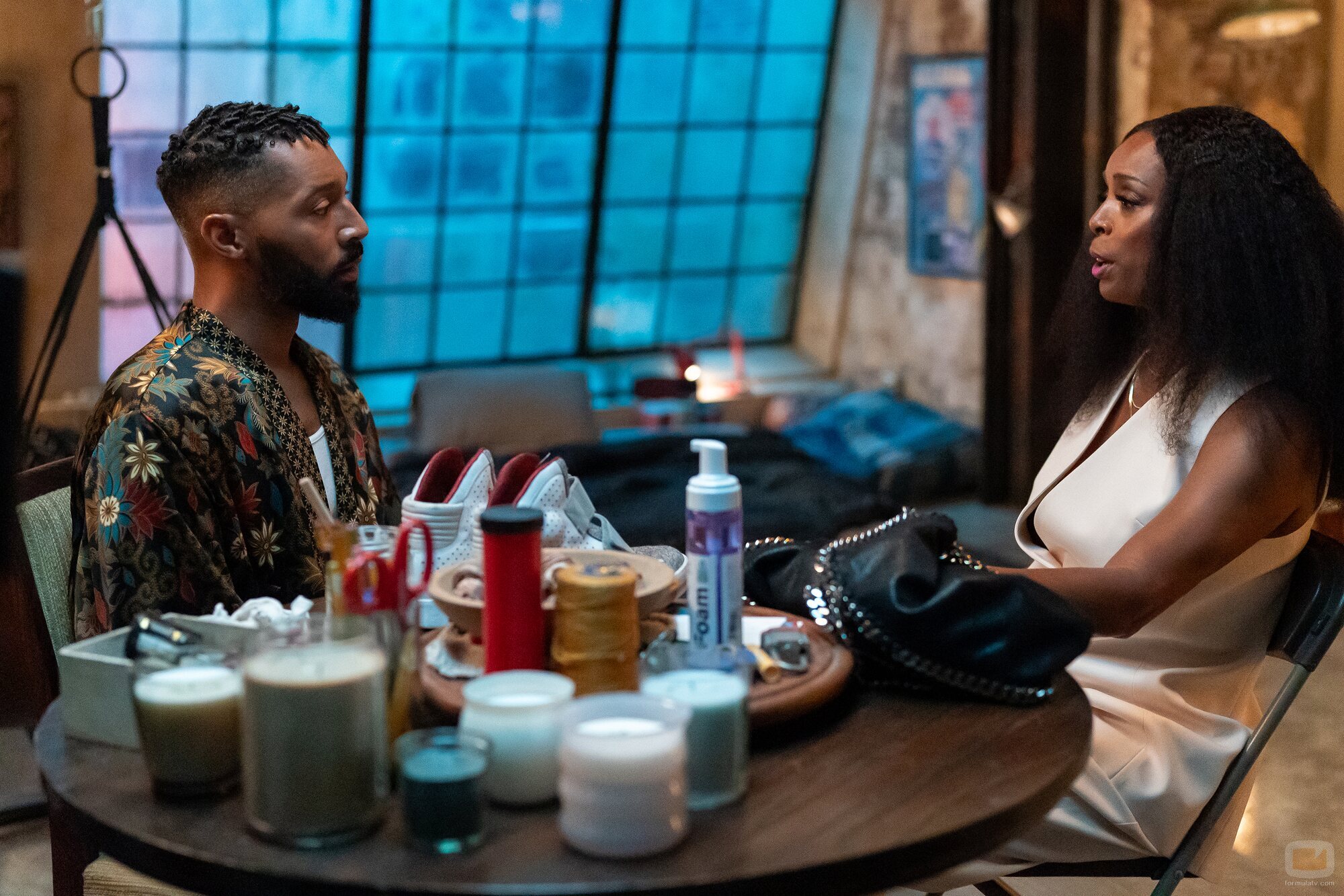 Tone Bell y Tasha Smith en '¡Métete en tus asuntos' de 'La supervivencia de una chica con curvas'