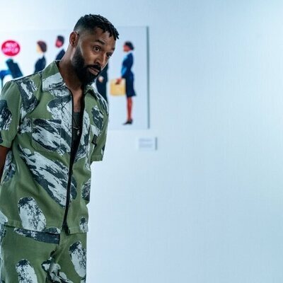 Tone Bell en el 2x04 de 'Survival of the Thickest'