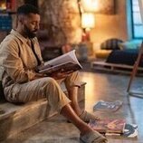 Tone Bell en 2x05 titulado '¡El momento del cambio' de 'La supervivencia de una chica con curvas'