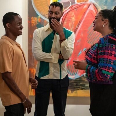 Tone Bell y Michelle Buteau en el 2x07 de 'Survival of the Thickest'