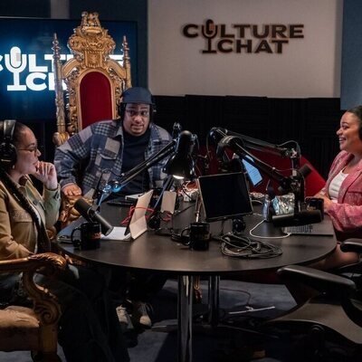 Michelle Buteau en 2x08 titulado 'No somos algo pasajero, somos el movimiento' de 'La supervivencia de una chica con curvas'