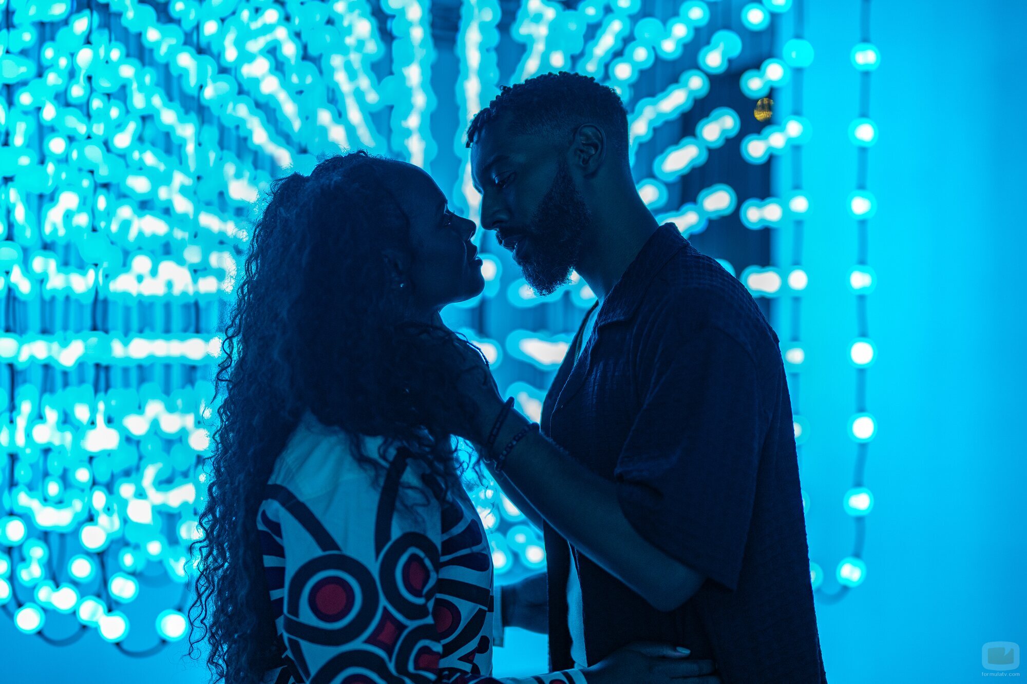 Tone Bell y Tika Sumpter en 2x08 titulado 'No somos algo pasajero, somos el movimiento' de 'La supervivencia de una chica con curvas'