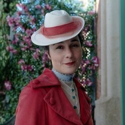 Nadia de Santiago en Capítulo 1 titulado 'Lección 1: Prohibido enamorarse' de 'Manual para señoritas'