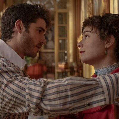 Nadia de Santiago y Álvaro Mel en 1x04 'Lección 4: Alejar la tentación' de 'Manual para señoritas'