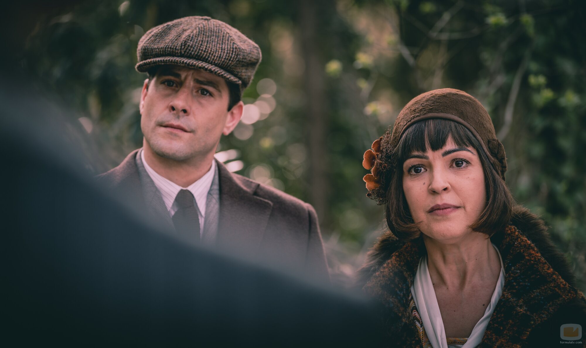 Verónica Sánchez y Luis Fernández 'Perla' en 1x03 titulado 'Capítulo 3' de 'La Favorita 1922'