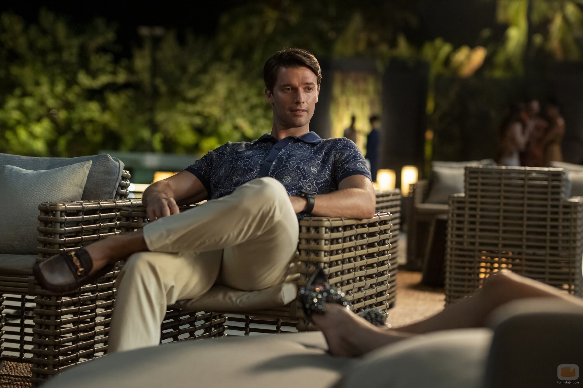 Patrick Schwarzenegger en 3x07 titulado 'Instintos asesinos' de 'The White Lotus'
