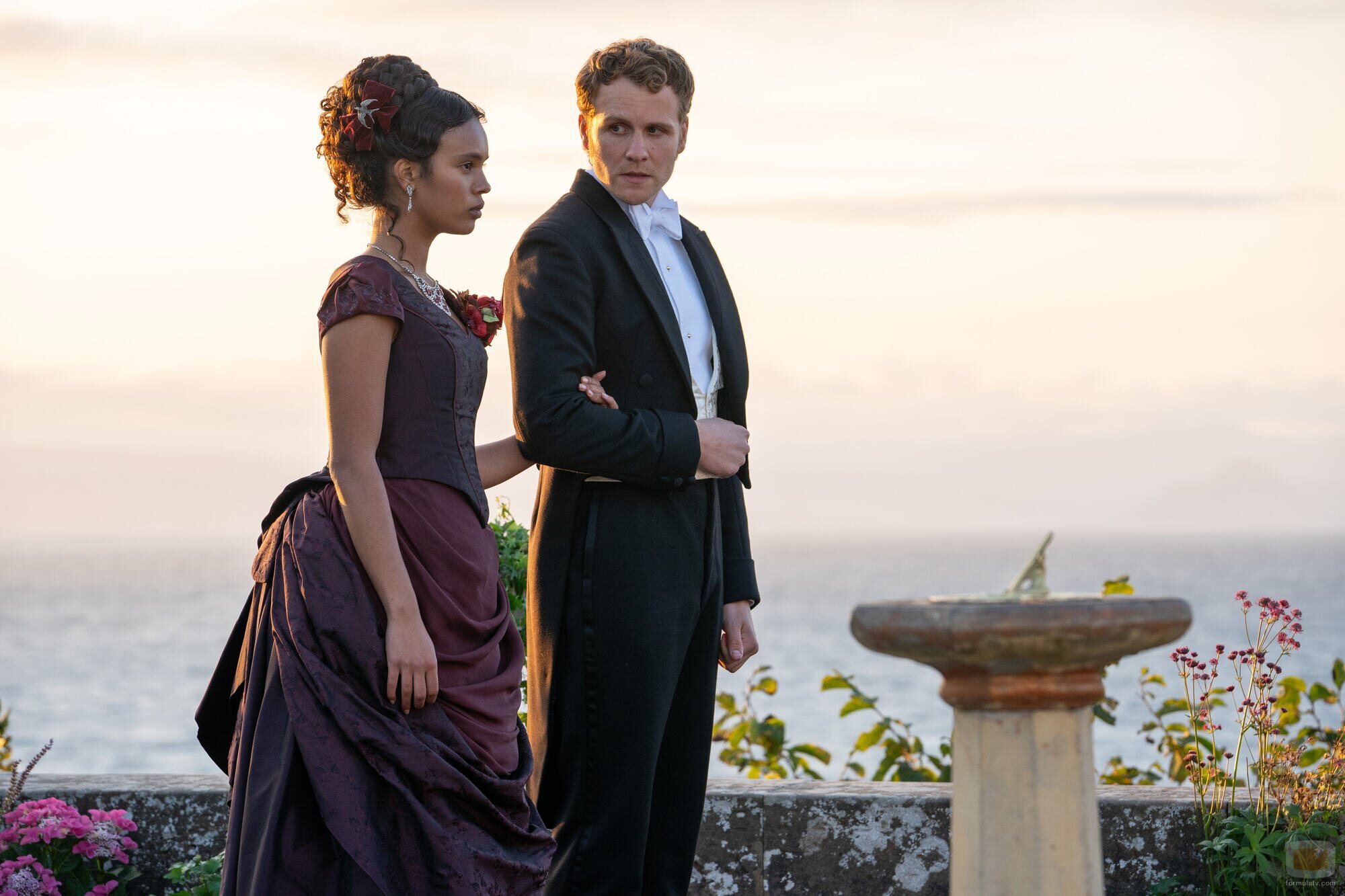 Alisha Boe y Josh Dylan en 'La Duquesa Perfecta' de 'The Buccaneers: Aristócratas por amor'