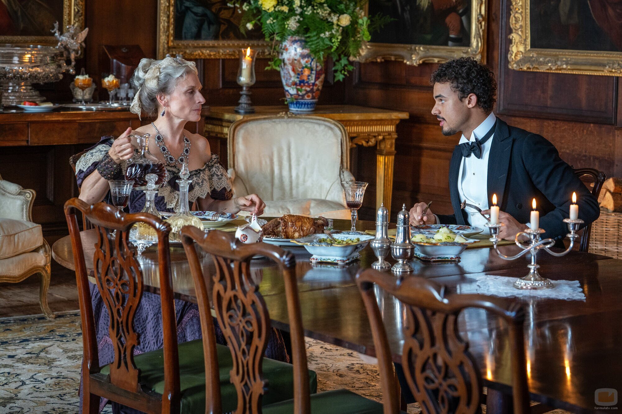 Matthew Broome en el 1x04 de 'The Buccaneers'