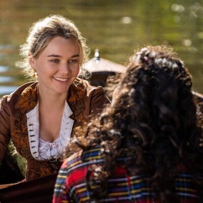 Imogen Waterhouse en 1x05 'La Traición Fallida' de 'The Buccaneers: Aristócratas por amor'