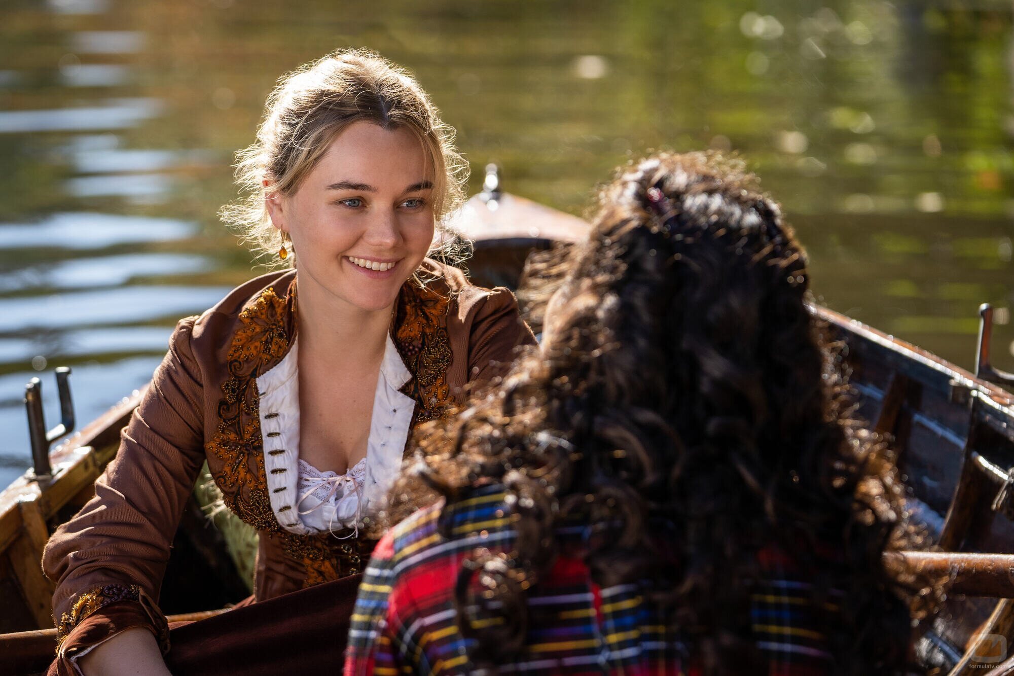 Imogen Waterhouse en 1x05 'La Traición Fallida' de 'The Buccaneers: Aristócratas por amor'