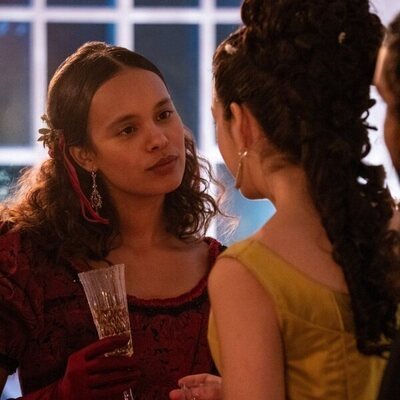 Alisha Boe en 'El Primero en Entrar' de 'The Buccaneers'
