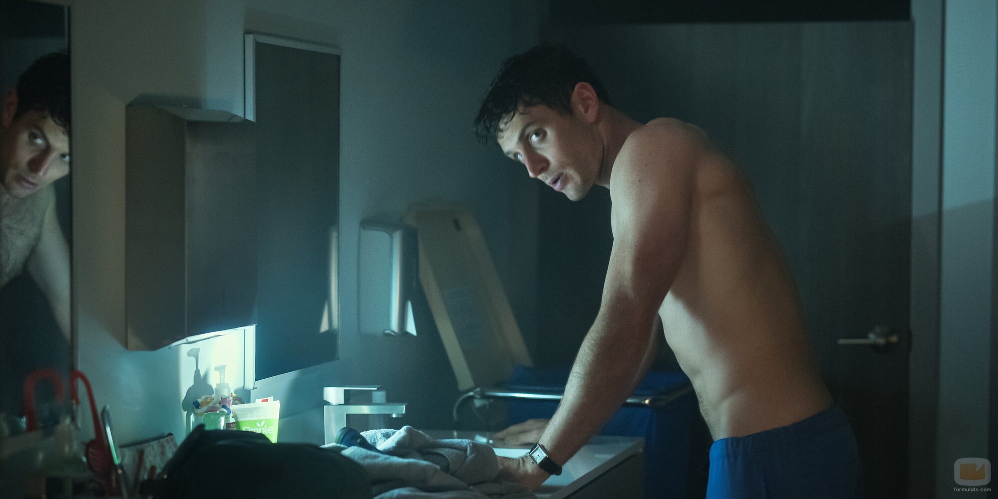 Colin Woodell en 1x03 titulado 'Luz' de 'Pulso'