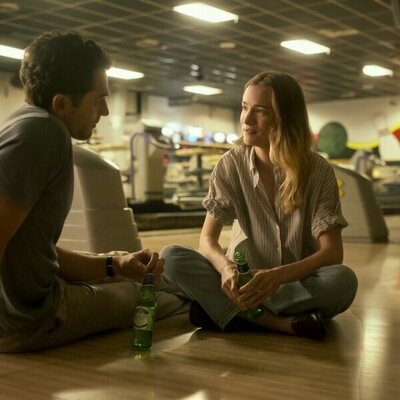 Willa Fitzgerald y Colin Woodell en la temporada 1 y el capítulo 06 de 'Pulso'