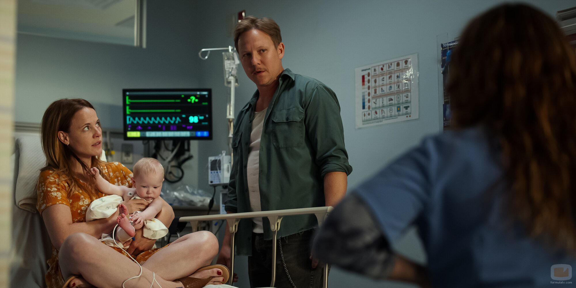 Katie Leclerc y Michael William Freeman en Capítulo 8 titulado 'El retiro' de 'Pulso'