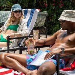 Willa Fitzgerald y Jessie Usher en 1x08 titulado 'El retiro' de 'Pulso'