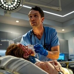Colin Woodell en 1x10 'Kennedy' de 'Pulso'