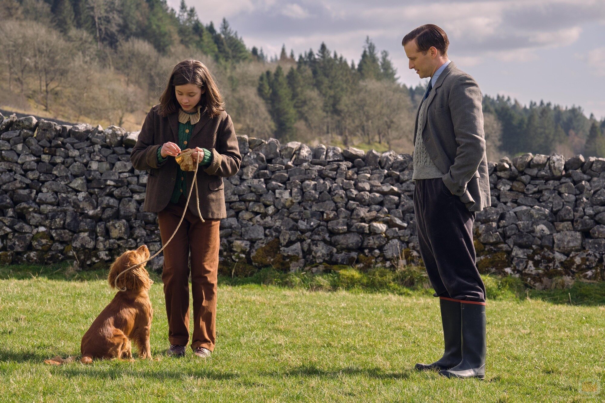 Nicholas Ralph y Imogen Clawson en Capítulo 1 titulado 'Donde está el corazón' de 'Todas las criaturas grandes y pequeñas'