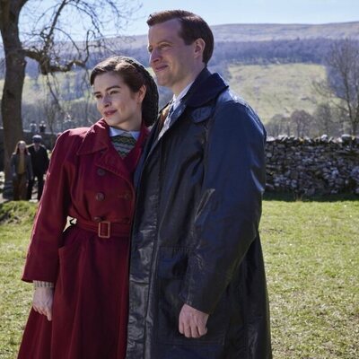 Nicholas Ralph y Rachel Shenton en 'Melancolía' de 'Todas las criaturas grandes y pequeñas'