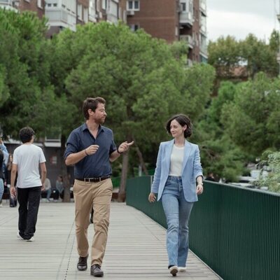 Imagen de Manuel Baqueiro y Elena Rivera en 'Capítulo 3' de 'Perdiendo el juicio'