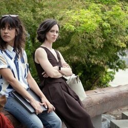 Elena Rivera y María León en 'Capítulo 3' de 'Perdiendo el juicio'