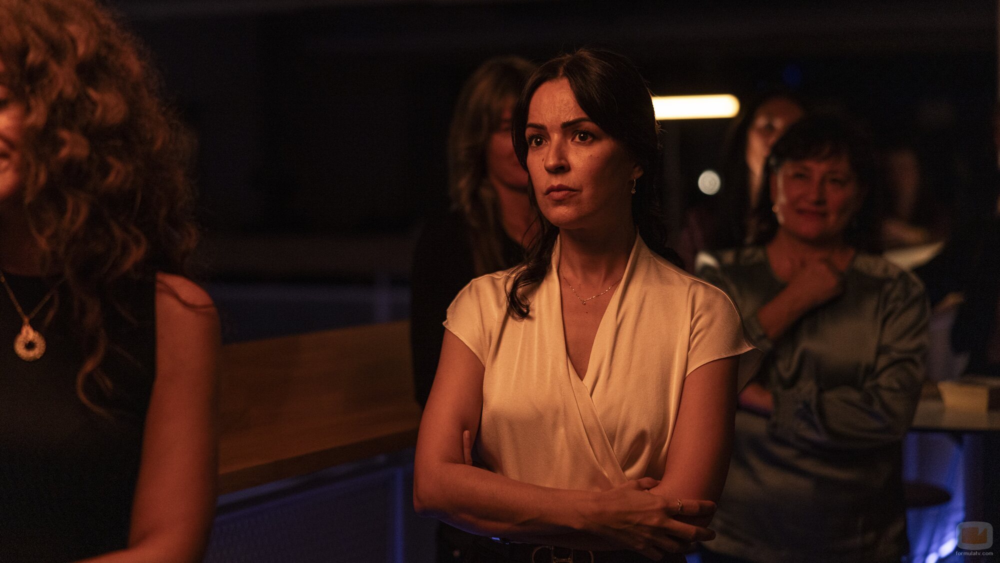 Verónica Sánchez en la temporada 1 y el capítulo 02 de 'Ángela'