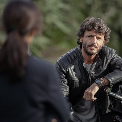 Jaime Zatarain en la temporada 1 y el capítulo 02 de 'Ángela'