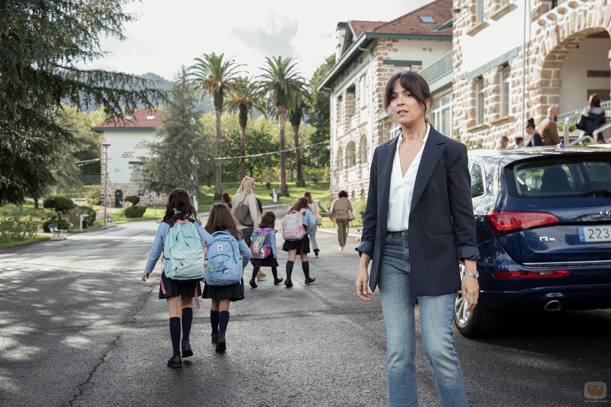Escena de Verónica Sánchez en la temporada 1 y el capítulo 02 de 'Ángela'