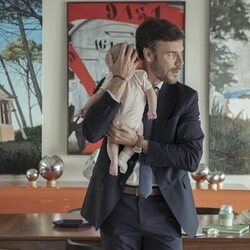 Still de Daniel Grao en la temporada 1 y el capítulo 04 de 'Ángela'