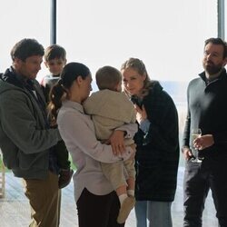 1x04 'Capítulo 4' de 'Dos familias'