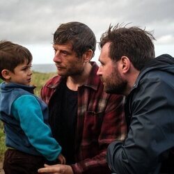 James Norton y James McArdle en la temporada 1 y el capítulo 01 de 'Dos familias'
