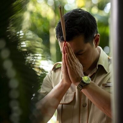 Tayme Thapthimthong en 3x08 'Amor Fati' de 'The White Lotus'