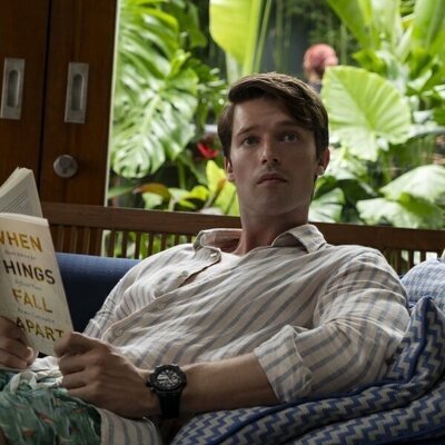 Patrick Schwarzenegger en 3x08 'Amor Fati' de 'The White Lotus'