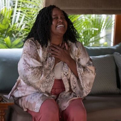 Natasha Rothwell en la temporada 3 y el capítulo 08 de 'The White Lotus'