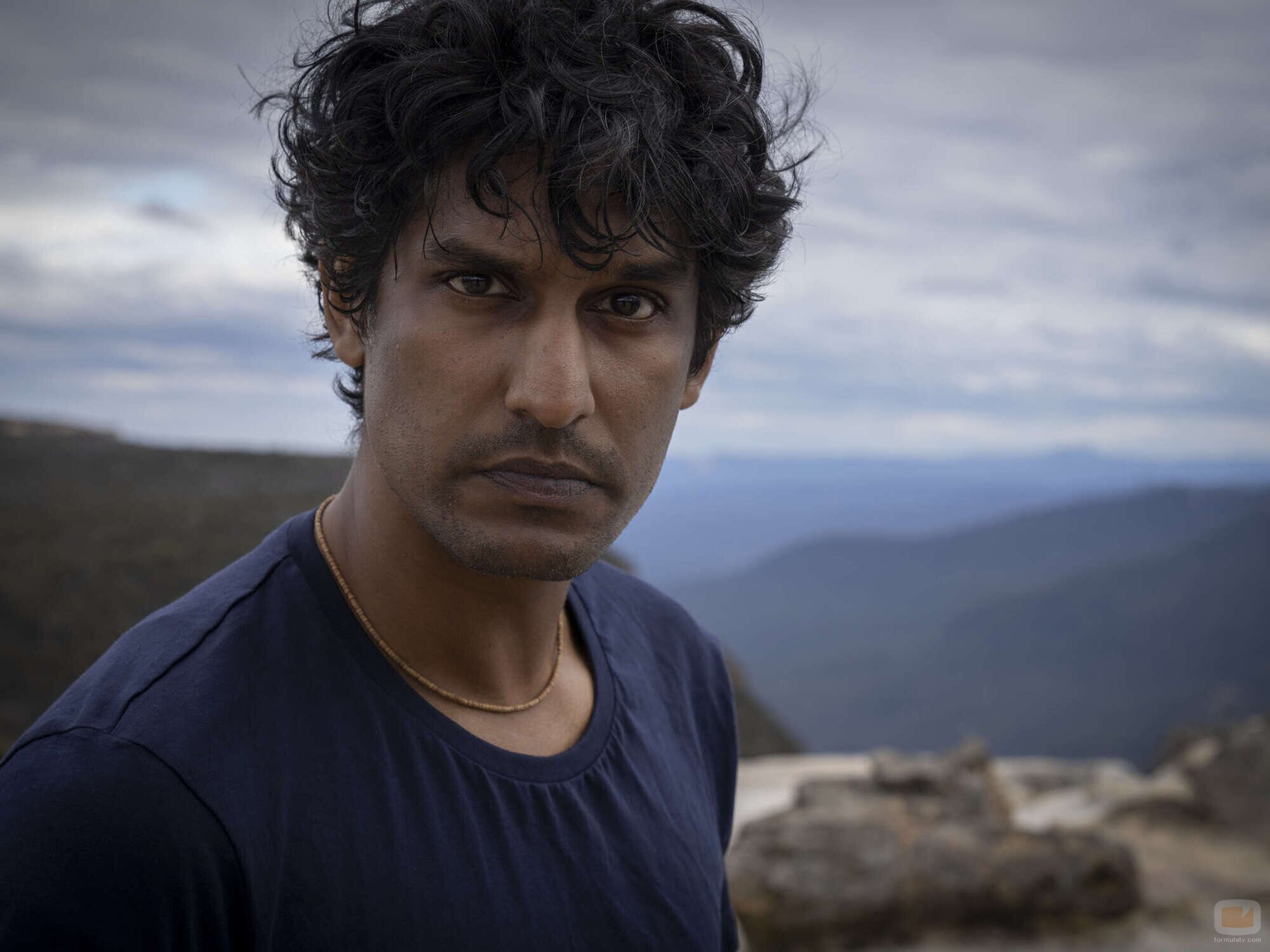 Rudi Dharmalingam en el 1x01 de 'Wakefield'