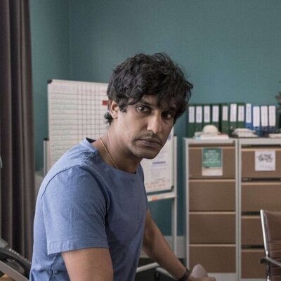 Rudi Dharmalingam en 1x03 'Episodio 3' de 'Wakefield'
