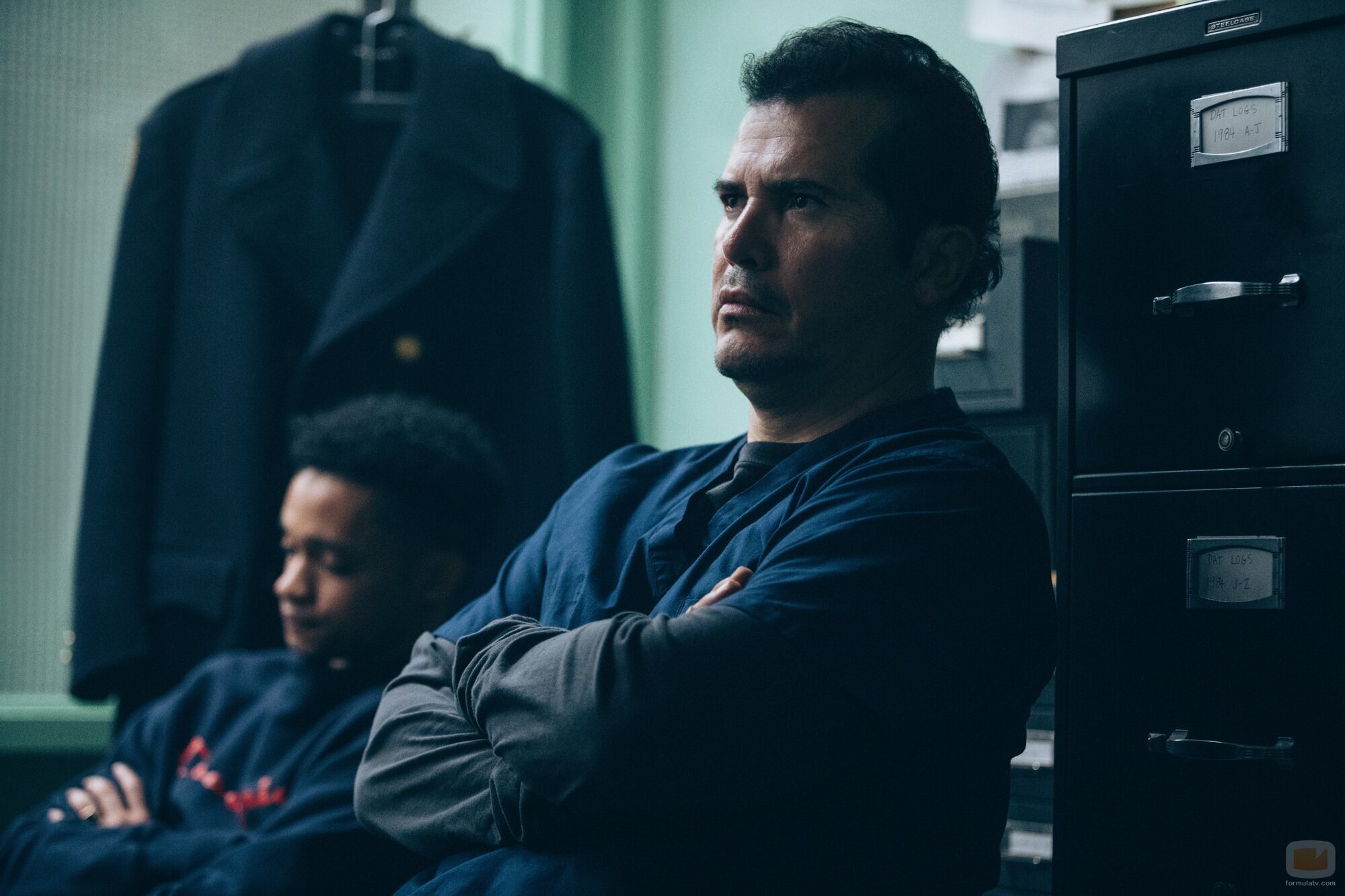 Imagen de Marquis Rodriguez y John Leguizamo en '1ª parte' de 'Así nos ven'