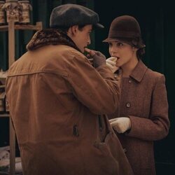 Escena de Verónica Sánchez en la temporada 1 y el capítulo 04 de 'La Favorita 1922'