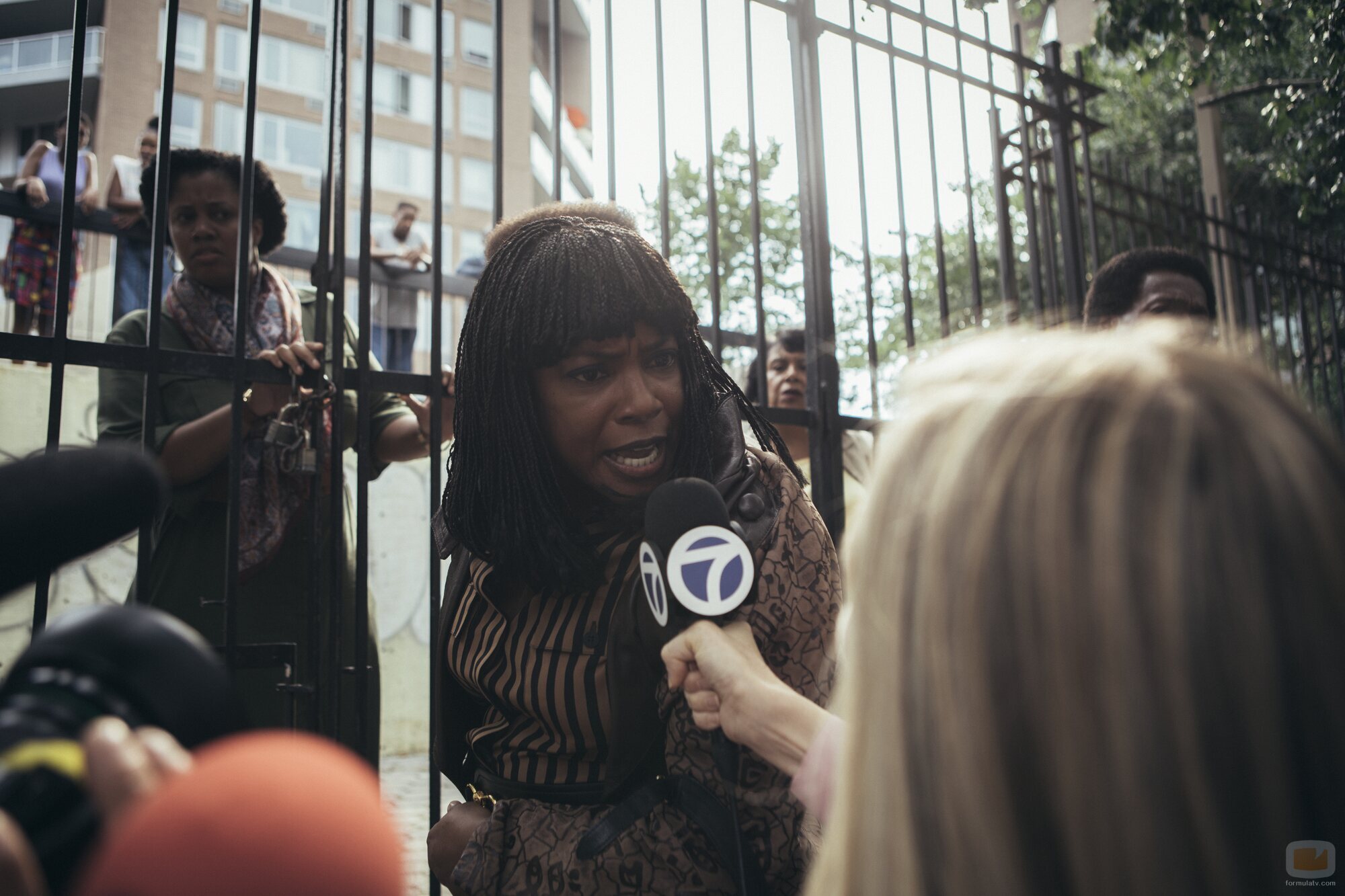 Aunjanue Ellis en la temporada 1 y el capítulo 02 de 'Así nos ven'