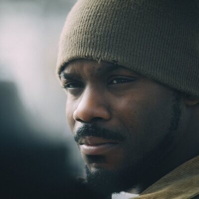 Jovan Adepo en la temporada 1 y el capítulo 03 de 'Así nos ven'